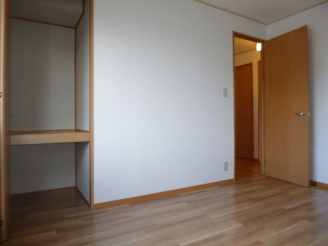倉敷市水江のアパートの洋室