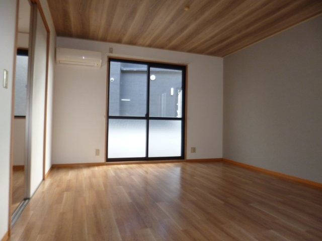 倉敷市水江のアパートの居間・リビング
