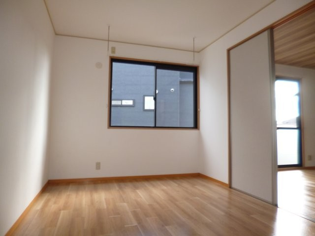 倉敷市水江のアパートの洋室