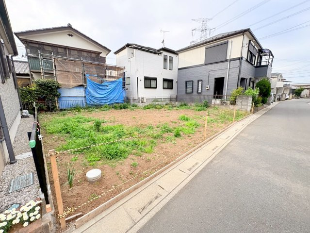 鶴ヶ島市下新田　建築条件なし売地　東武越生線『一本松駅』徒歩9分　の前面道路含む現地写真