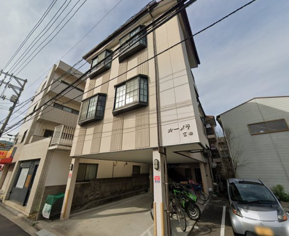 カーメラ冨田の外観