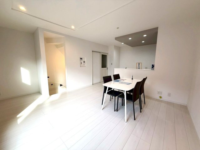 西京極河原町【10区画】の居間・リビング