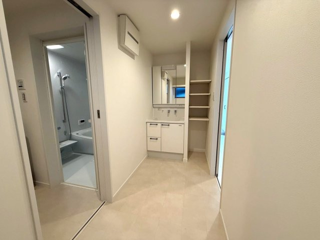 西京極河原町【10区画】の玄関