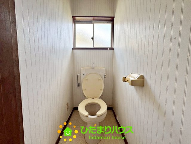 加須市柳生　中古一戸建てのトイレ