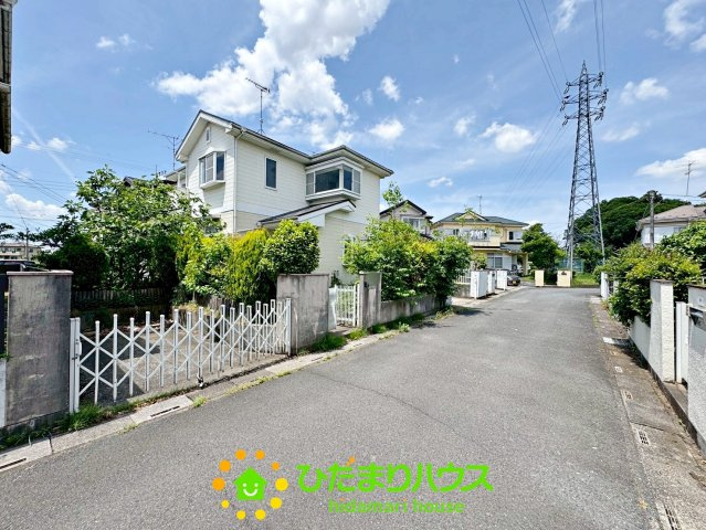 加須市柳生　中古一戸建ての前面道路含む現地写真