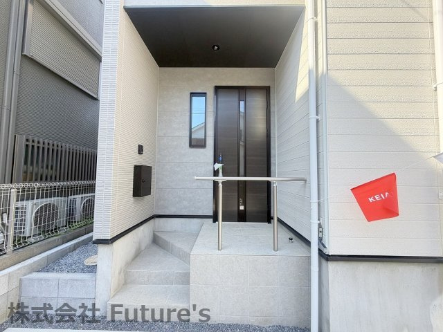 三郷市後谷　新築戸建　全1棟のエントランス|玄関アプローチの写真です
