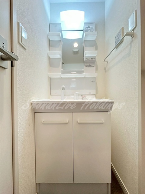 横浜市旭区鶴ケ峰１丁目の賃貸マンションの洗面所