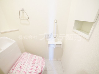 【トイレ】 | 現地写真（５号地２階トイレ）温水洗浄便座を標準装備！
