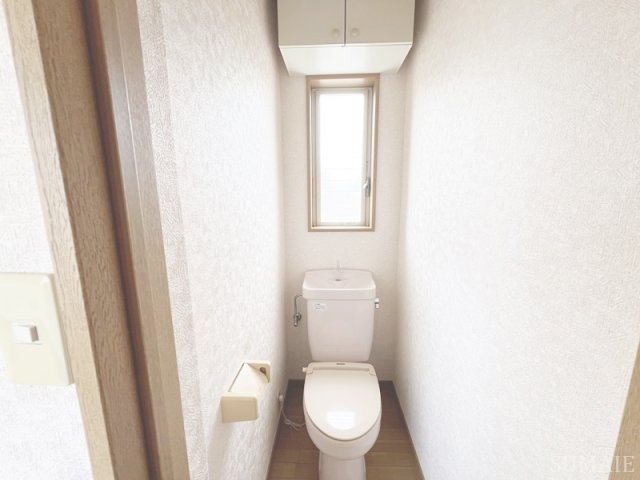 江戸川区北小岩２丁目のアパートのトイレ|便利な収納付き☆




