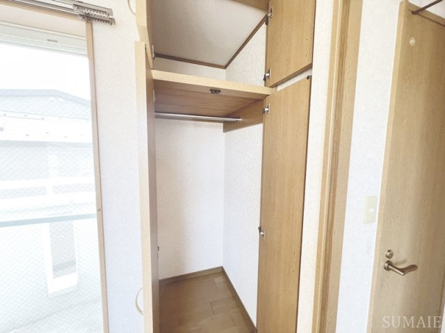 江戸川区北小岩２丁目のアパートの収納|たっぷり仕舞える、奥行きのある収納。