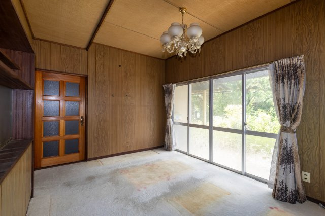 中古戸建　倉庫付　たつの市龍野町島田の居間・リビング