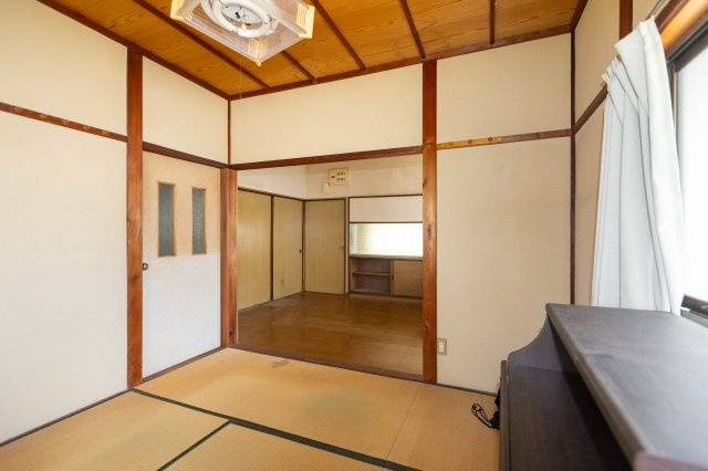 中古戸建　倉庫付　たつの市龍野町島田の和室|キッチン横のくつろげる和室