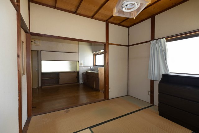 中古戸建　倉庫付　たつの市龍野町島田の和室|きれいな和室です