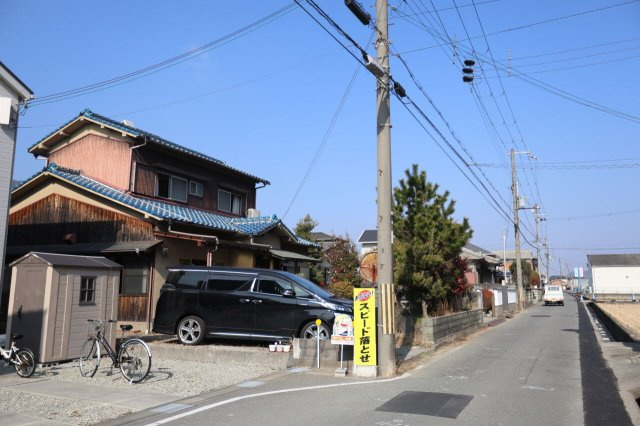 中古戸建　倉庫付　たつの市龍野町島田の前面道路含む現地写真|前面道路含む現地写真です