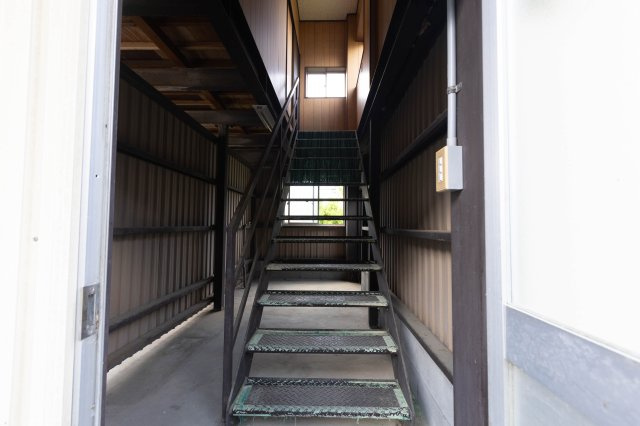 中古戸建　倉庫付　たつの市龍野町島田の外観|階段