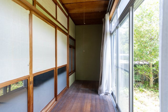 中古戸建　倉庫付　たつの市龍野町島田の内装|明るい広縁