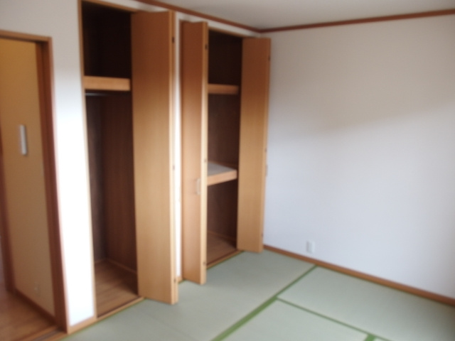 岡崎市宮地町字北浦のテラスの収納