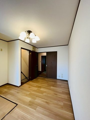 城東区鴫野西１丁目中古戸建の居間・リビング