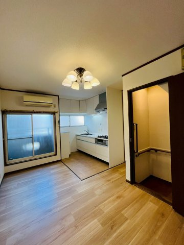 城東区鴫野西１丁目中古戸建の居間・リビング