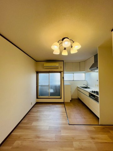 城東区鴫野西１丁目中古戸建の居間・リビング