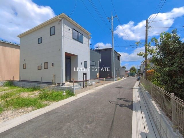 草加市青柳7丁目 新築分譲住宅 全6棟 2号棟の前面道路含む現地写真