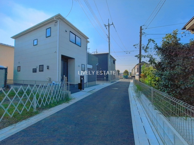 草加市青柳7丁目 新築分譲住宅 全6棟 2号棟の前面道路含む現地写真