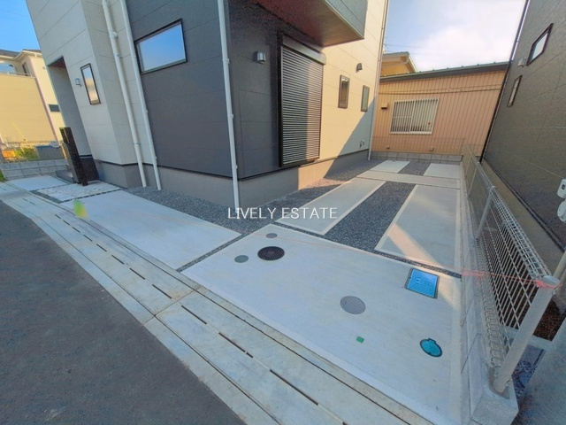 草加市青柳7丁目 新築分譲住宅 全6棟 2号棟の駐車場
