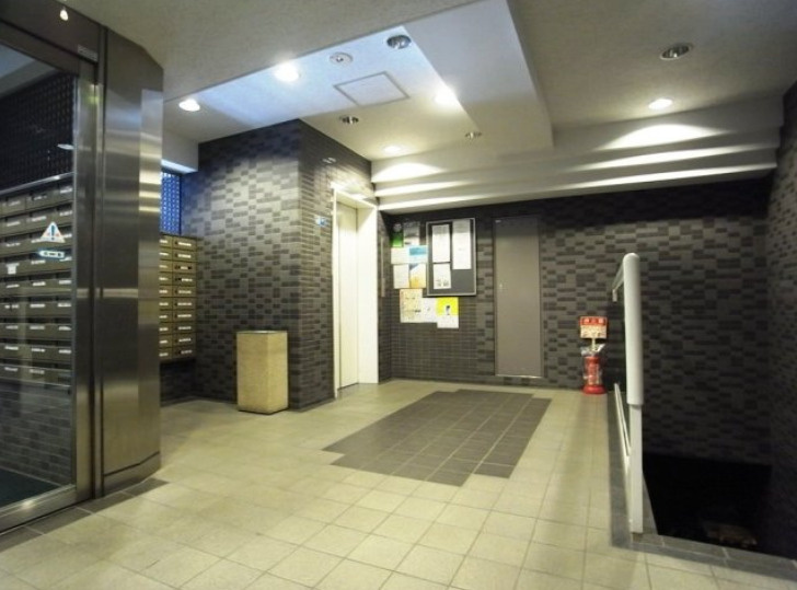 ライオンズプラザ白山のロビー