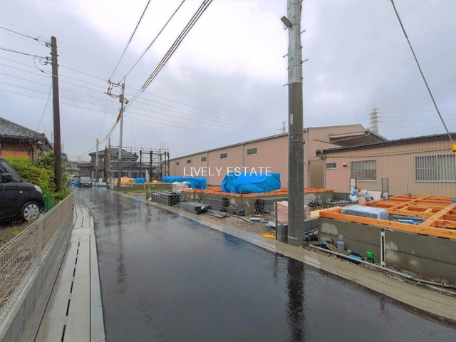 草加市青柳7丁目 新築分譲住宅 全6棟 4号棟の前面道路含む現地写真