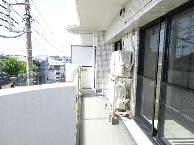 ジュネパレス横浜第一のバルコニー