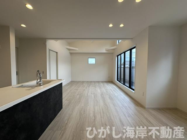 藤沢市辻堂太平台１丁目　新築戸建のダイニング|19帖　吹抜付LDK