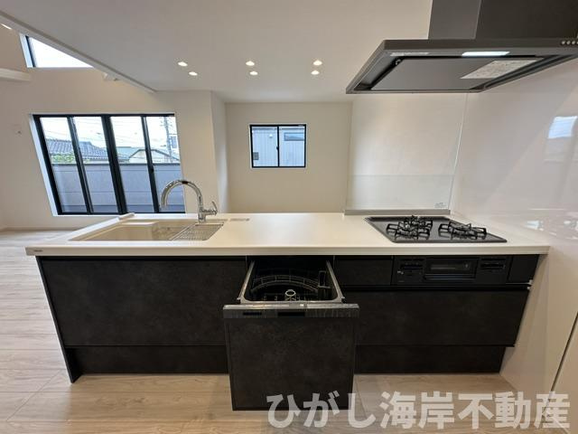 藤沢市辻堂太平台１丁目　新築戸建のキッチン|食洗器付きシステムキッチン