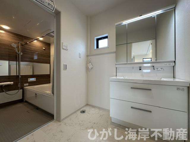 藤沢市辻堂太平台１丁目　新築戸建の脱衣所|脱衣スペース