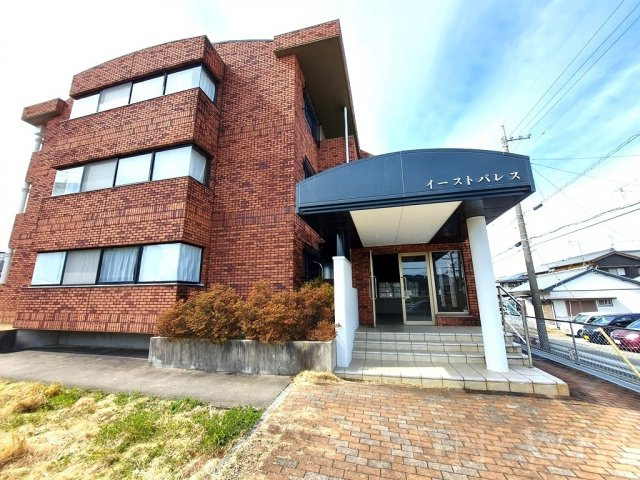イーストパレスのエントランス