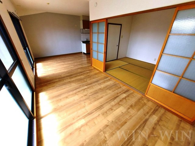 イーストパレスの居間・リビング