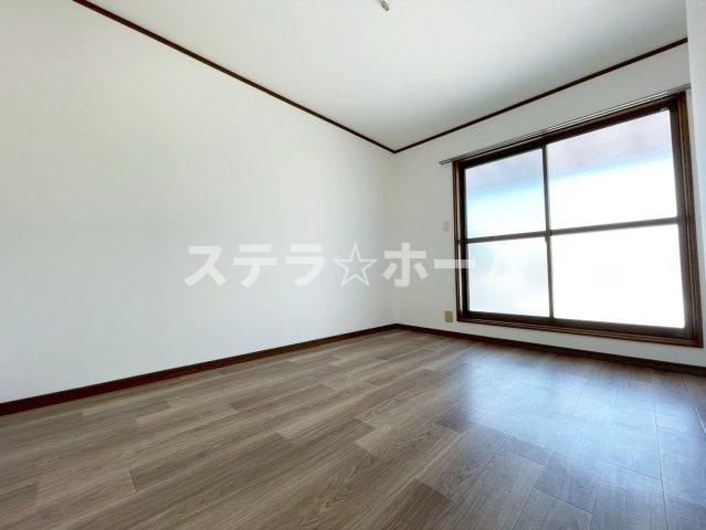 清水2 中古戸建の洋室|広々とした洋室です