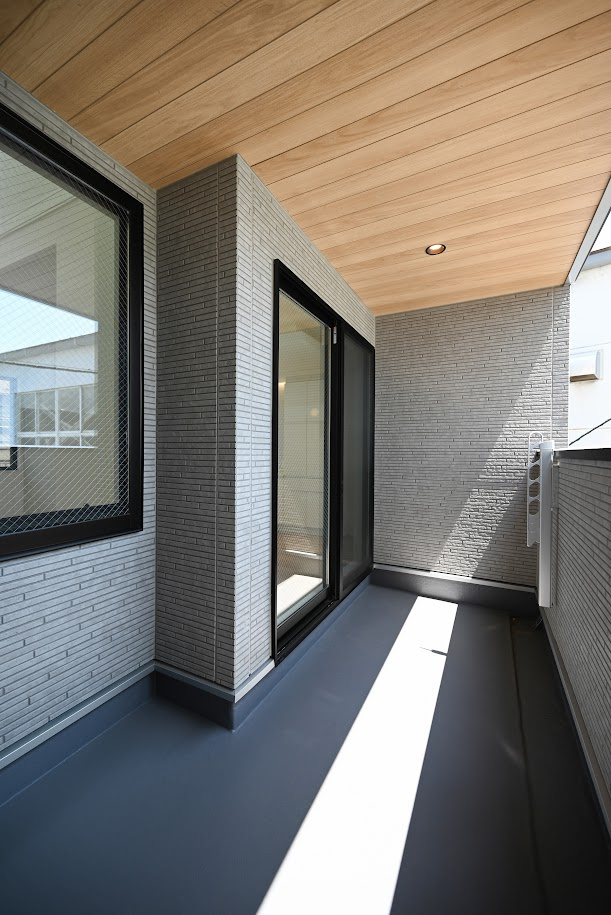 千石二丁目戸建てのバルコニー|暖かな日差しのふりそそぐバルコニー