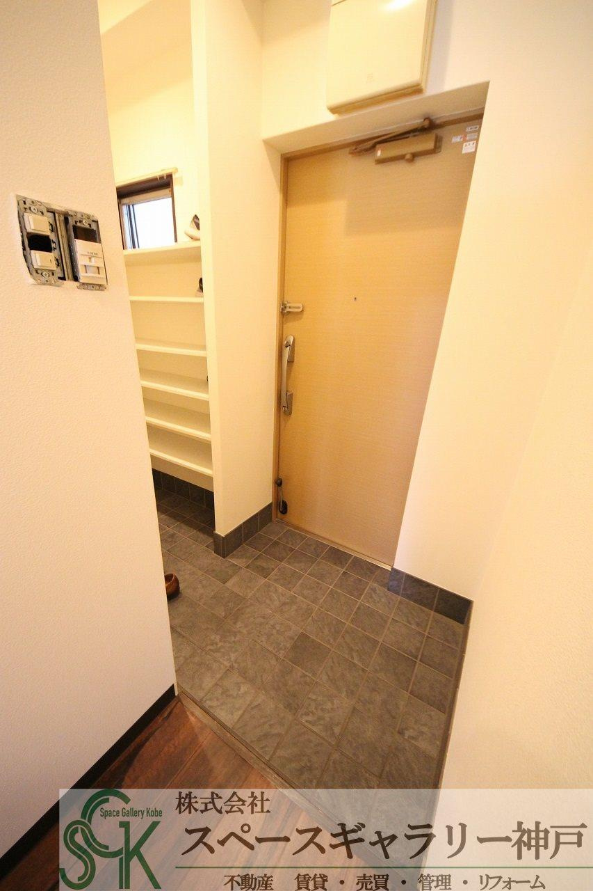 レジデンス向陽の玄関|※お部屋により仕様が異なる場合があります。