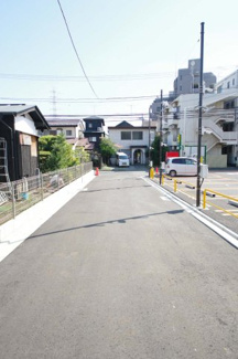 【前面道路含む現地写真】