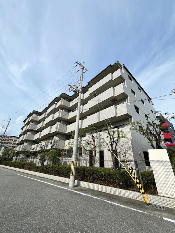 クリスタルの外観