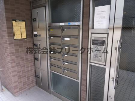 杉並区南荻窪３丁目の賃貸マンションのエントランス