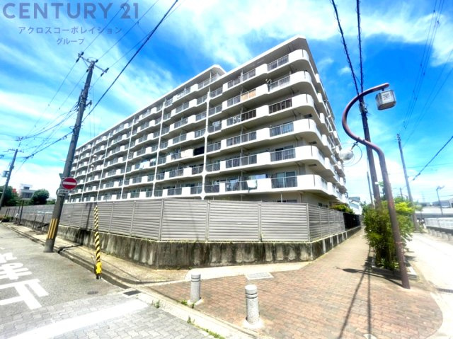 鉄筋コンクリート造8階建て