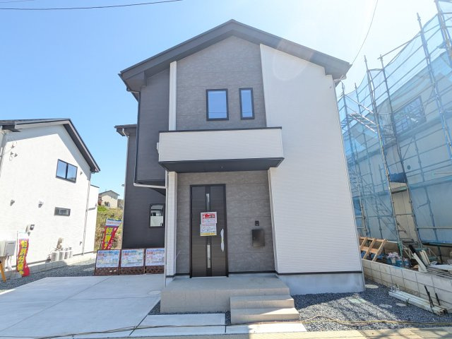 土浦市上高津2期　新築戸建て　4号棟の前面道路含む現地写真|【月々5万円台〜】
写真だけでは伝わらない快適さを、ぜひ現地で体感しませんか？
即日見学可能です！平日のご案内も可能です♪
お気軽にお問合せください！
