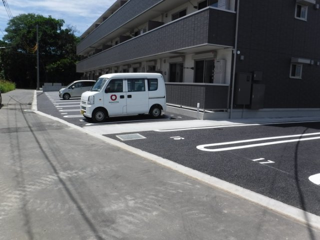 フィオーレの駐車場