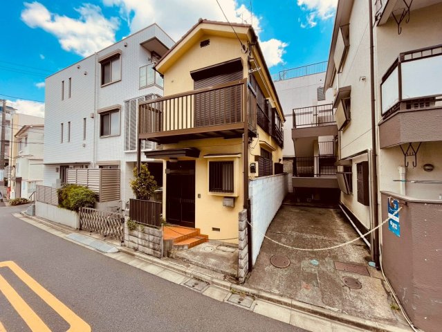 【外観】 | ～インフィーア Vol.76 　中野区南台３丁目　ブランド新築戸建て～  | 【古屋あり】「中野富士見町」駅　徒歩10分で利便性も良好