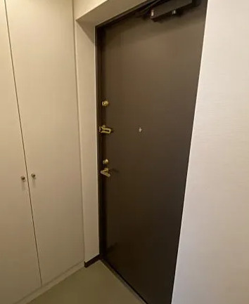 サンクレスの玄関