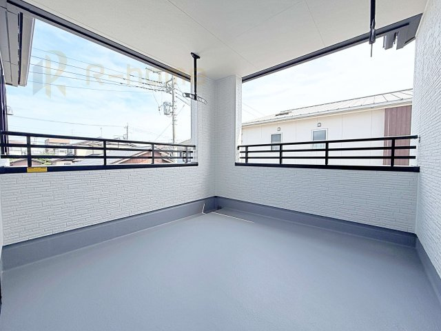 水戸市堀町第23　新築戸建て　1号棟のバルコニー|急な雨でも安心のインナーバルコニー♪忙しいご夫婦も大満足♪