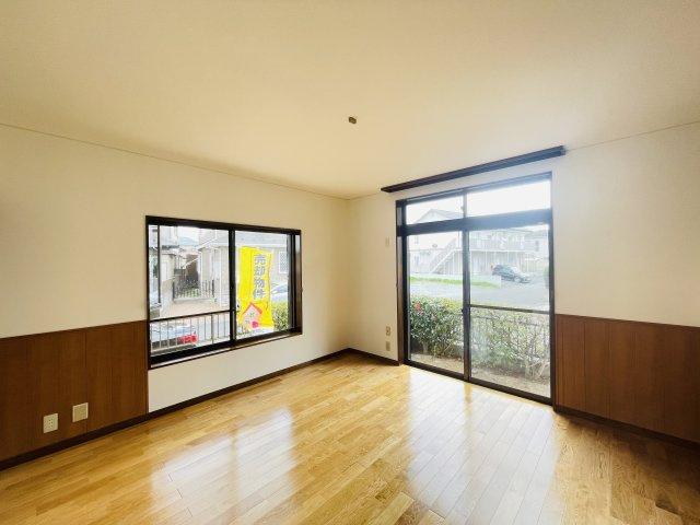 【居間・リビング】 | 熊谷市玉井南　中古戸建
