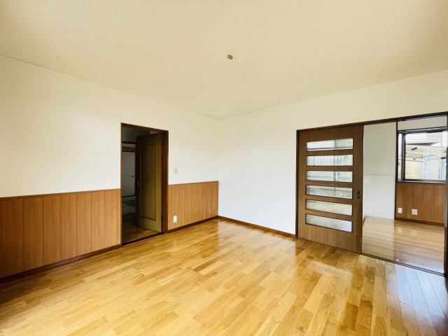 【居間・リビング】 | 熊谷市玉井南　中古戸建