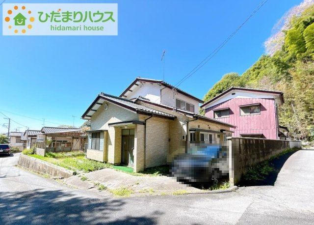 いわき市常磐下船尾町居作　中古戸建　の外観|ゆったりとしたカースペースで、ファミリーカーや軽自動車もラクラク駐車出来ますね♪